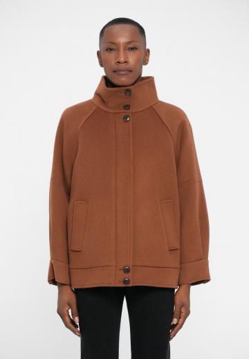 Короткое пальто