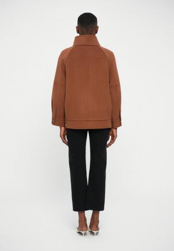 Короткое пальто