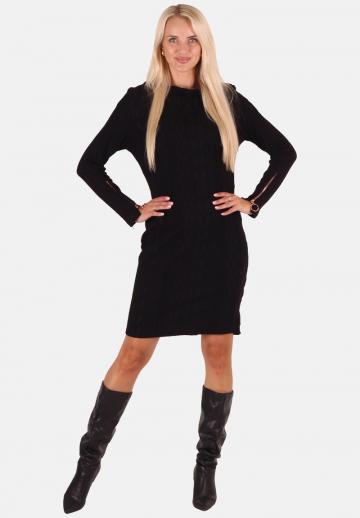 Платье футляр