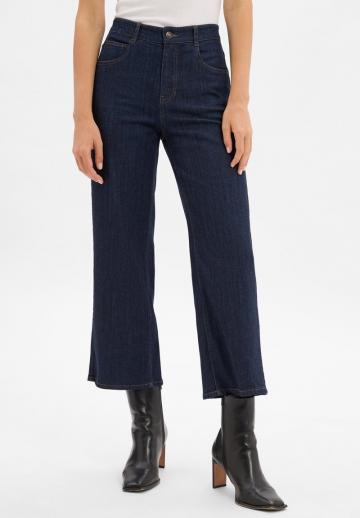 Короткие джинсы