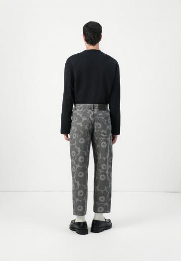 Свободные джинсы