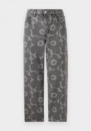 Свободные джинсы