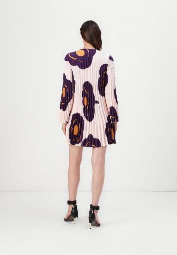 Короткое платье