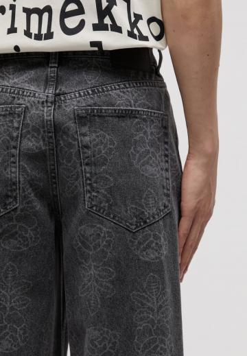 Прямые джинсы