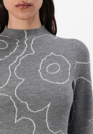 Вязаное платье