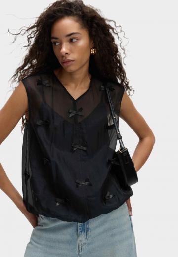 Блузка без рукавов