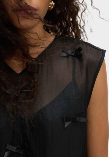 Блузка без рукавов