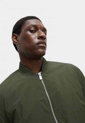 Куртка бомбер