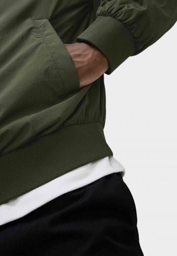 Куртка бомбер