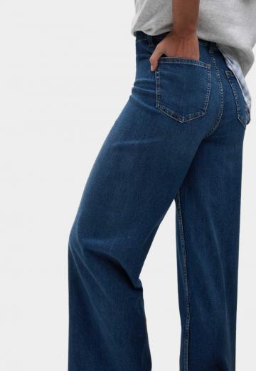 Клешеные джинсы