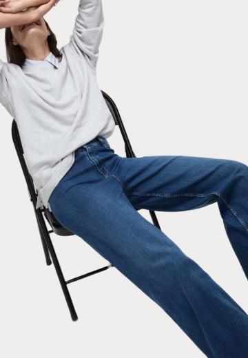 Клешеные джинсы
