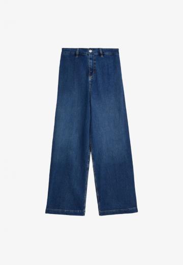 Клешеные джинсы