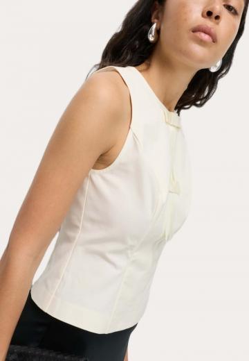 Блузка без рукавов