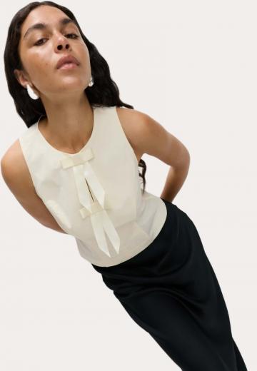 Блузка без рукавов