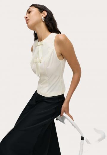 Блузка без рукавов