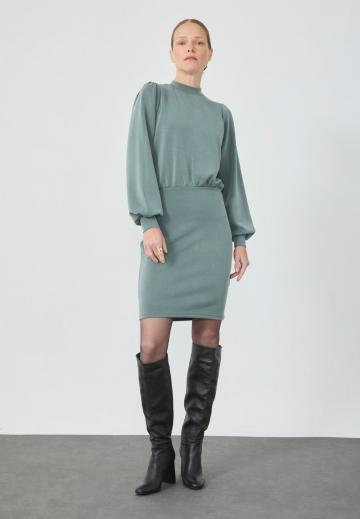 Платье футляр