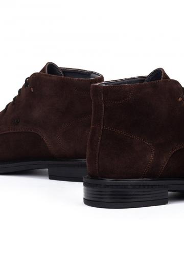 Ботинки на шнуровке