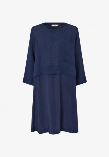 Вязаное платье