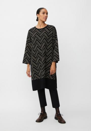 Вязаное платье