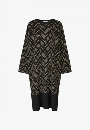 Вязаное платье