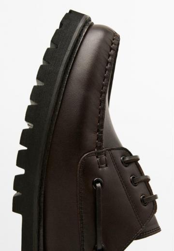 Ботинки на шнуровке