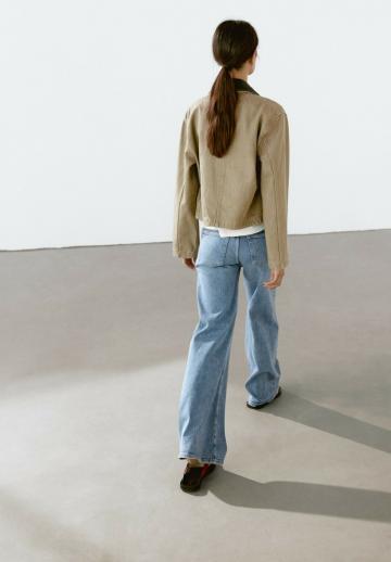 Блейзер с накладными карманами