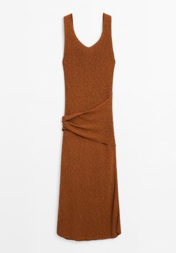 Платье футляр