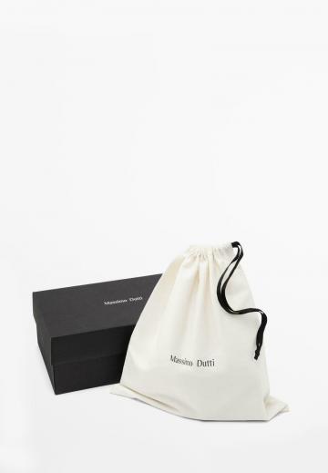 Ботинки на шнуровке