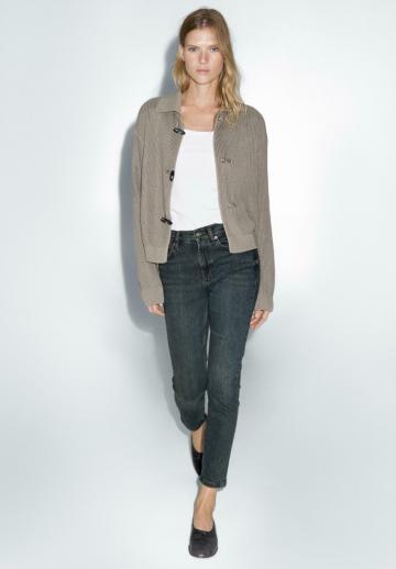 Короткие джинсы