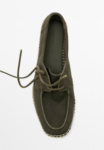 Ботинки на шнуровке