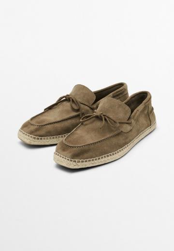 Ботинки на шнуровке