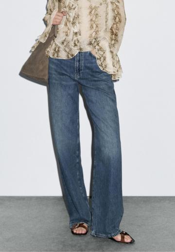 Клешеные джинсы