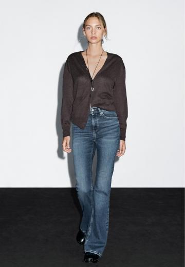 Клешеные джинсы