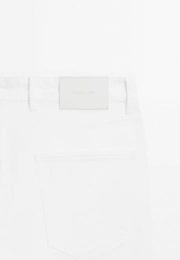 Узкие джинсы