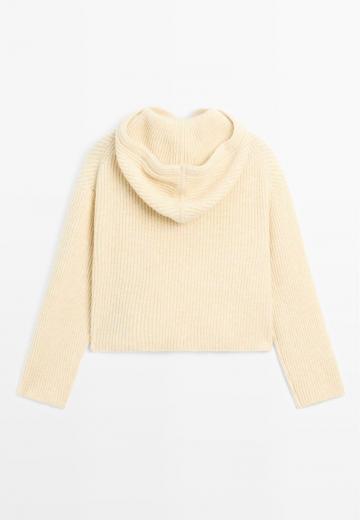 Пуловер с капюшоном