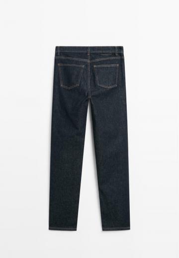 Прямые джинсы