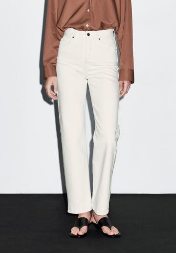 Прямые джинсы