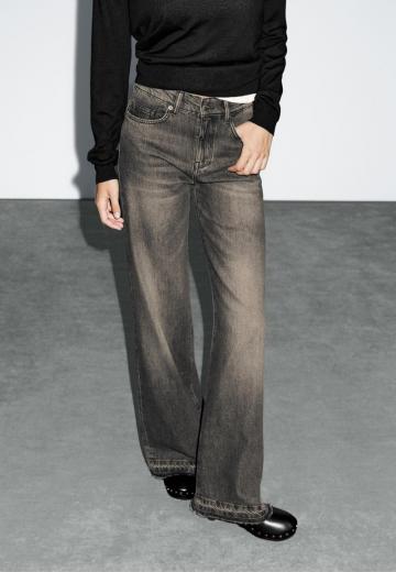 Клешеные джинсы