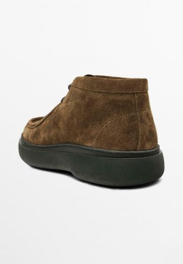 Ботинки на шнуровке