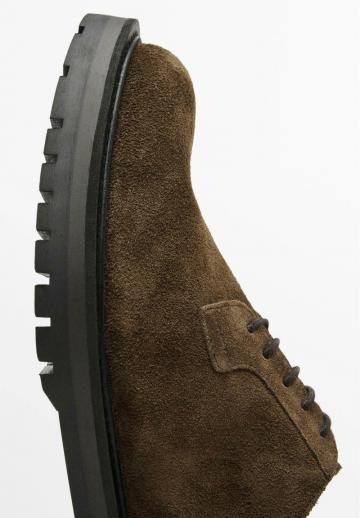 Ботинки на шнуровке