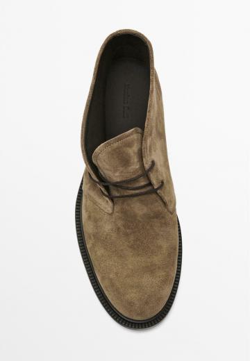 Ботинки на шнуровке