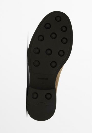 Ботинки на шнуровке