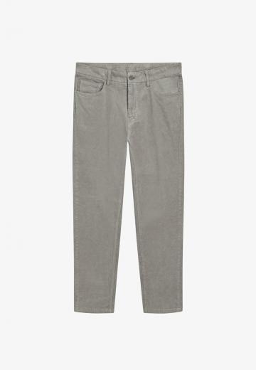 Узкие джинсы