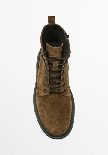Ботинки на шнуровке