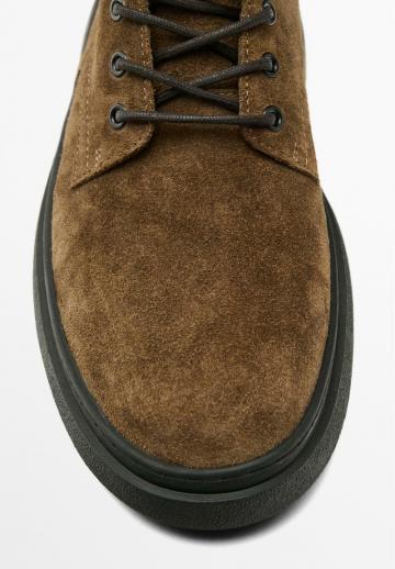 Ботинки на шнуровке