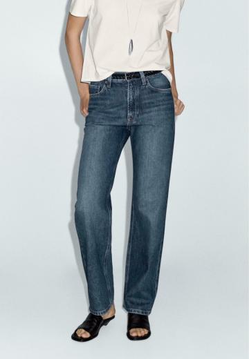 Прямые джинсы