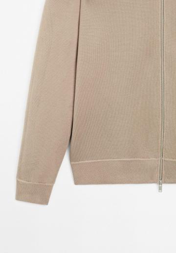 Вязаная кофта