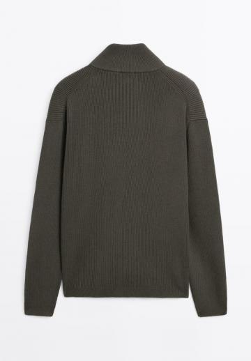 Вязаная кофта