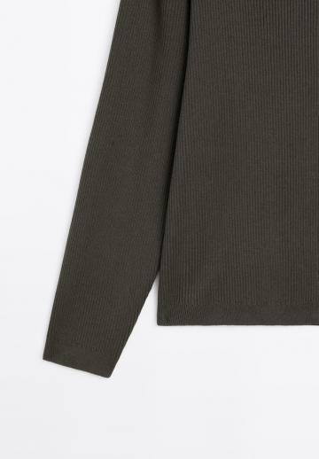 Вязаная кофта