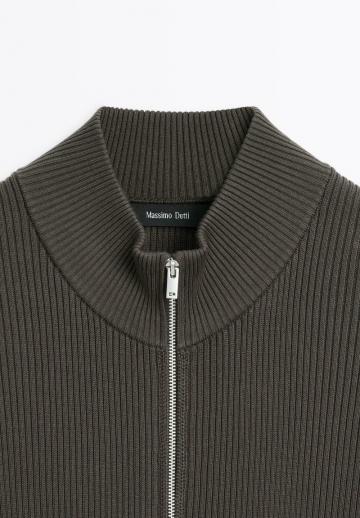 Вязаная кофта